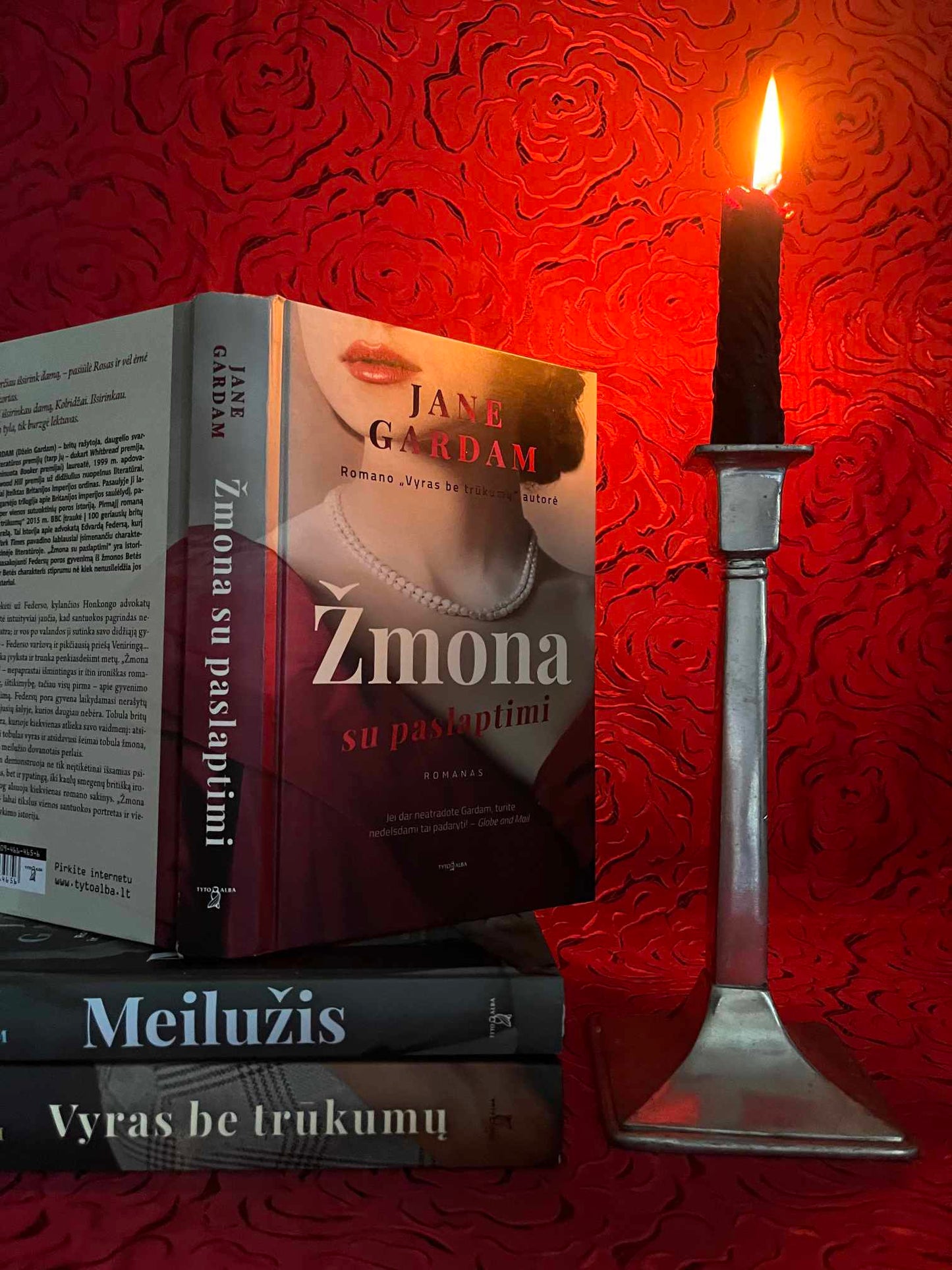 Jane Gardam. VYRAS BE TRŪKUMŲ+Žmona su paslaptimi+MEILUŽIS. Skaitytos. Stovis idealus