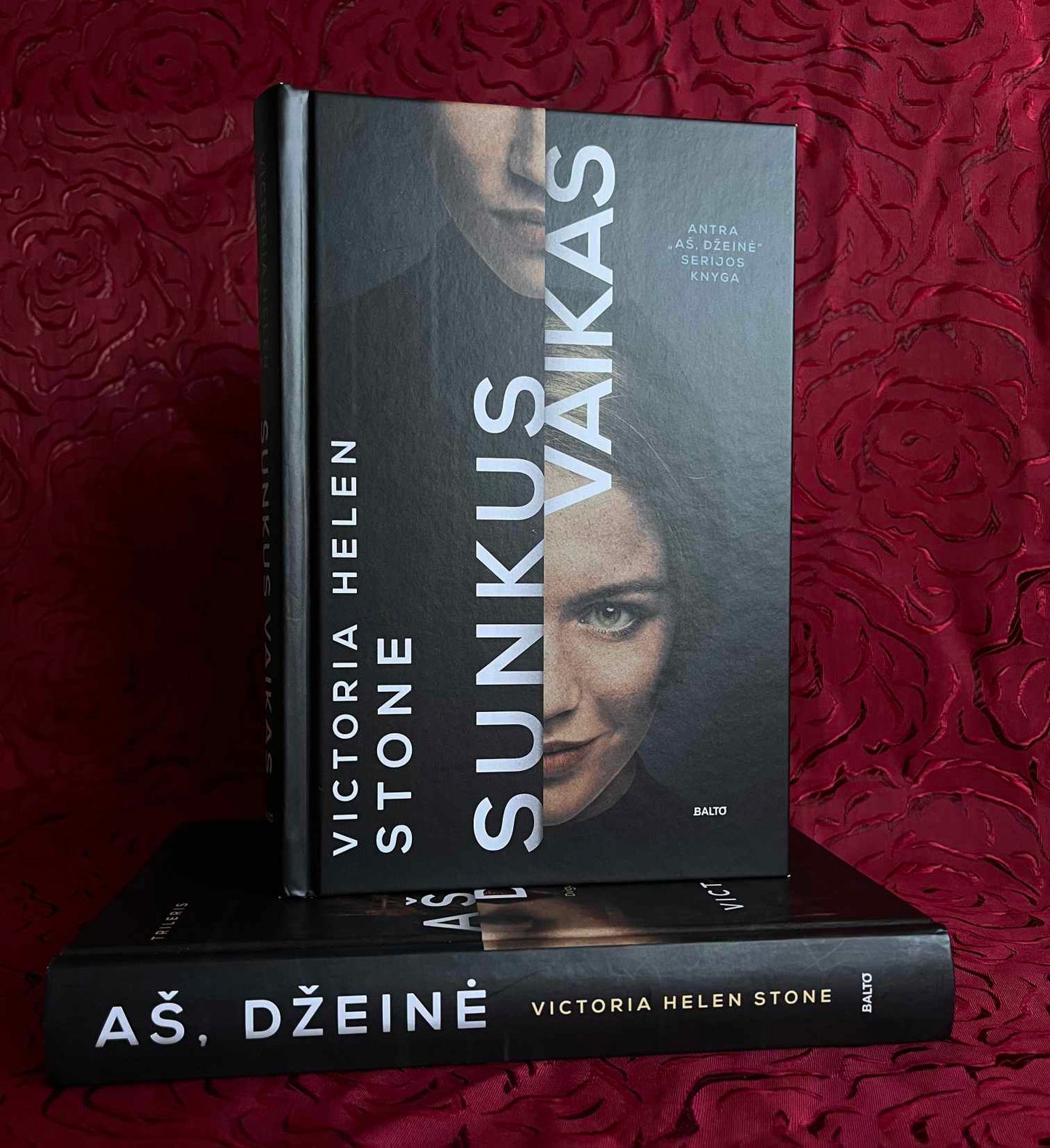 Victoria Helen Stone. AŠ, DŽEINĖ+SUNKUS VAIKAS.Skaitytos. Stovis idealus